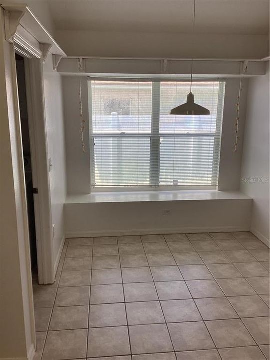 For Rent: $2,599 (4 beds, 2 baths, 2080 Square Feet)