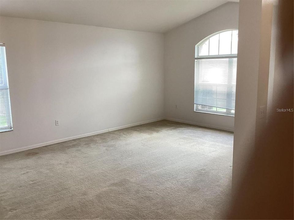 For Rent: $2,599 (4 beds, 2 baths, 2080 Square Feet)