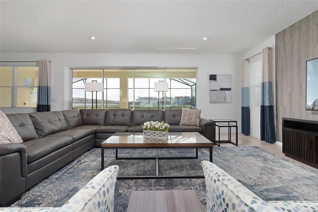 En Venta: $925,000 (9 camas, 6 baños, 4363 Pies cuadrados)