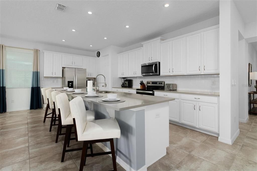 En Venta: $925,000 (9 camas, 6 baños, 4363 Pies cuadrados)