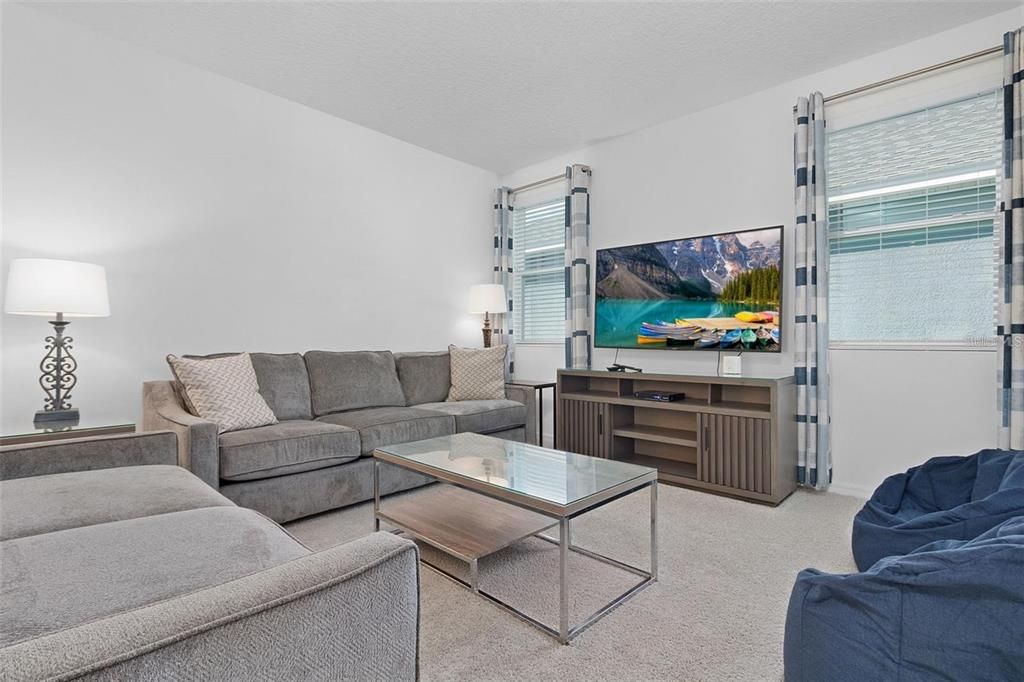 En Venta: $925,000 (9 camas, 6 baños, 4363 Pies cuadrados)