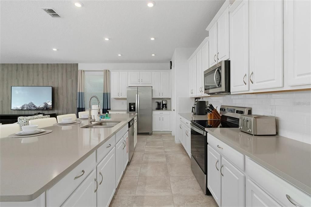 En Venta: $925,000 (9 camas, 6 baños, 4363 Pies cuadrados)