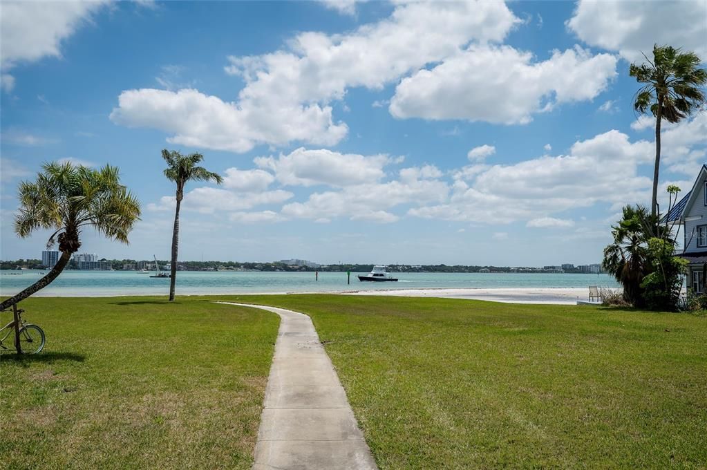 Active With Contract: $439,990 (2 beds, 2 baths, 1260 Square Feet)