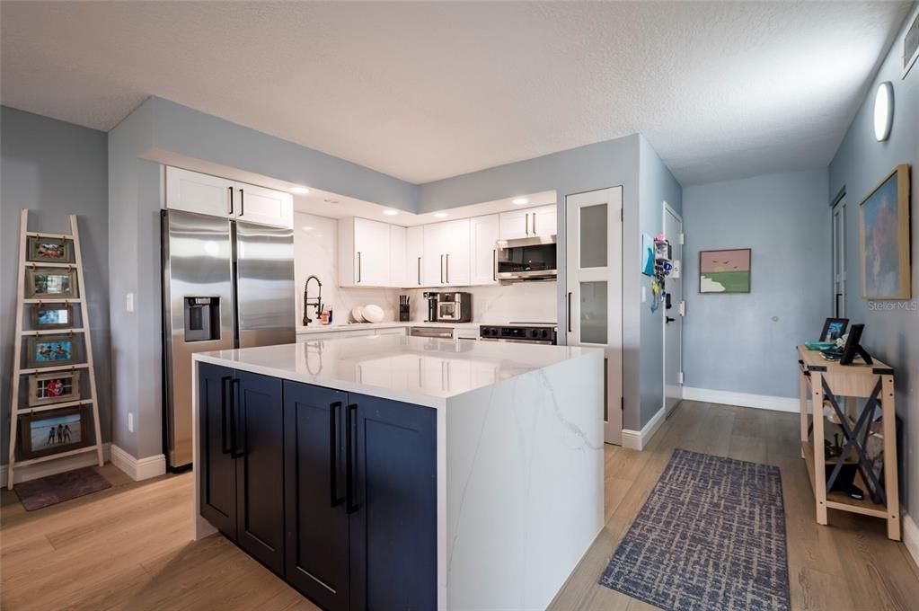 Active With Contract: $439,990 (2 beds, 2 baths, 1260 Square Feet)