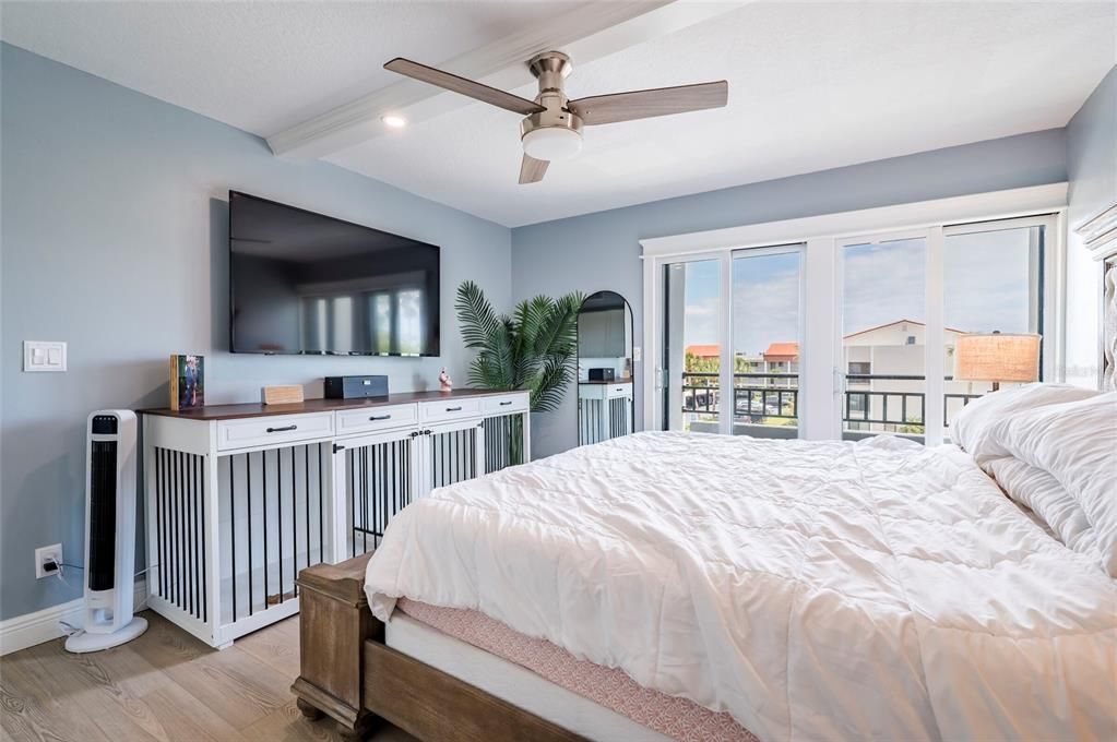 Active With Contract: $439,990 (2 beds, 2 baths, 1260 Square Feet)