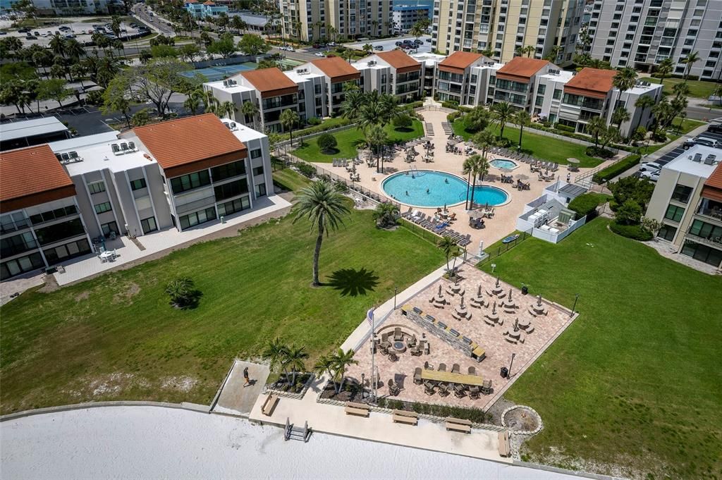 Active With Contract: $439,990 (2 beds, 2 baths, 1260 Square Feet)