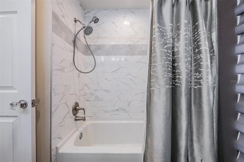 Active With Contract: $538,900 (3 beds, 2 baths, 1828 Square Feet)