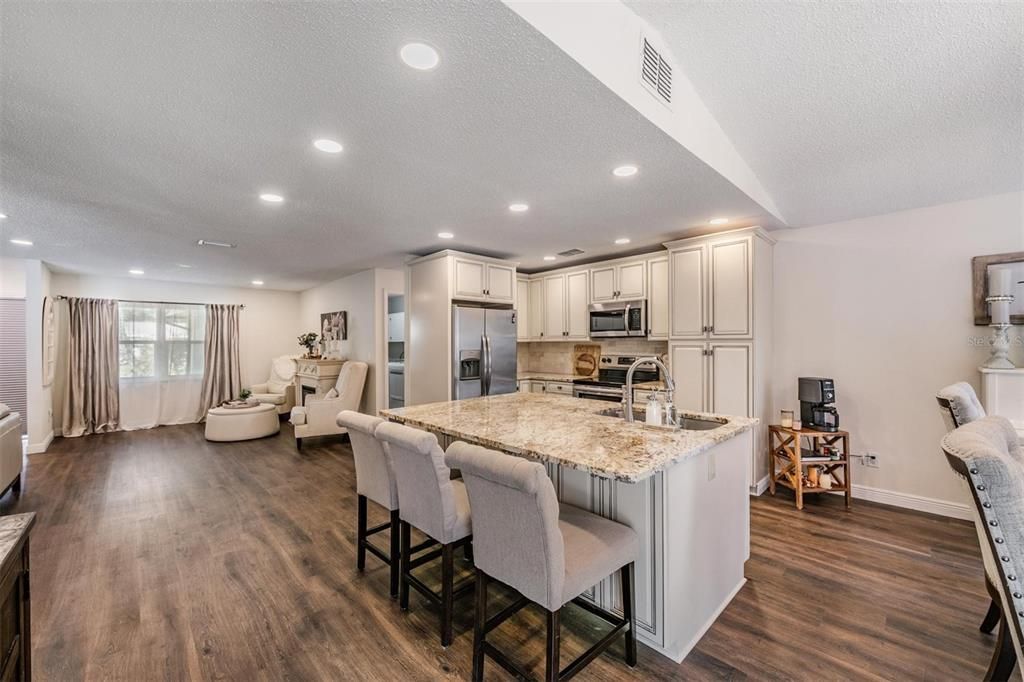 Active With Contract: $538,900 (3 beds, 2 baths, 1828 Square Feet)