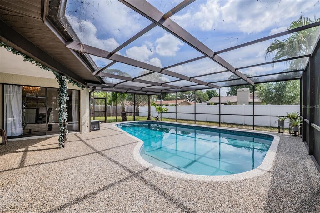 Active With Contract: $538,900 (3 beds, 2 baths, 1828 Square Feet)
