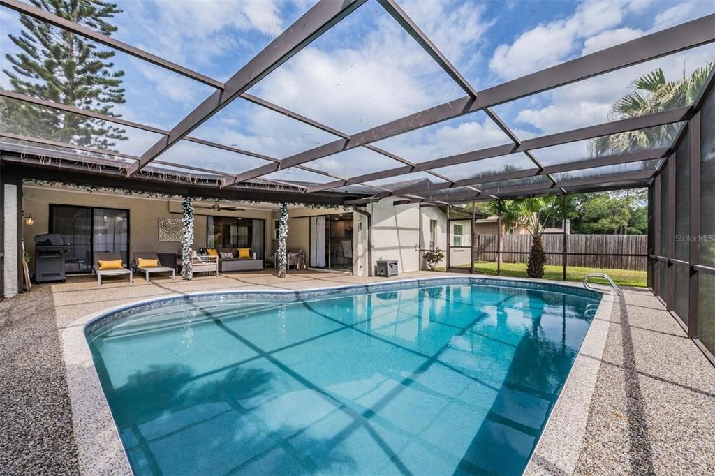 Active With Contract: $538,900 (3 beds, 2 baths, 1828 Square Feet)