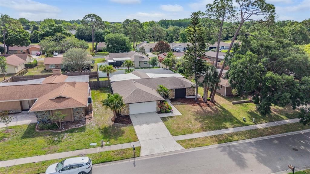 Active With Contract: $538,900 (3 beds, 2 baths, 1828 Square Feet)