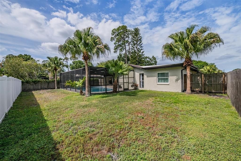 Active With Contract: $538,900 (3 beds, 2 baths, 1828 Square Feet)