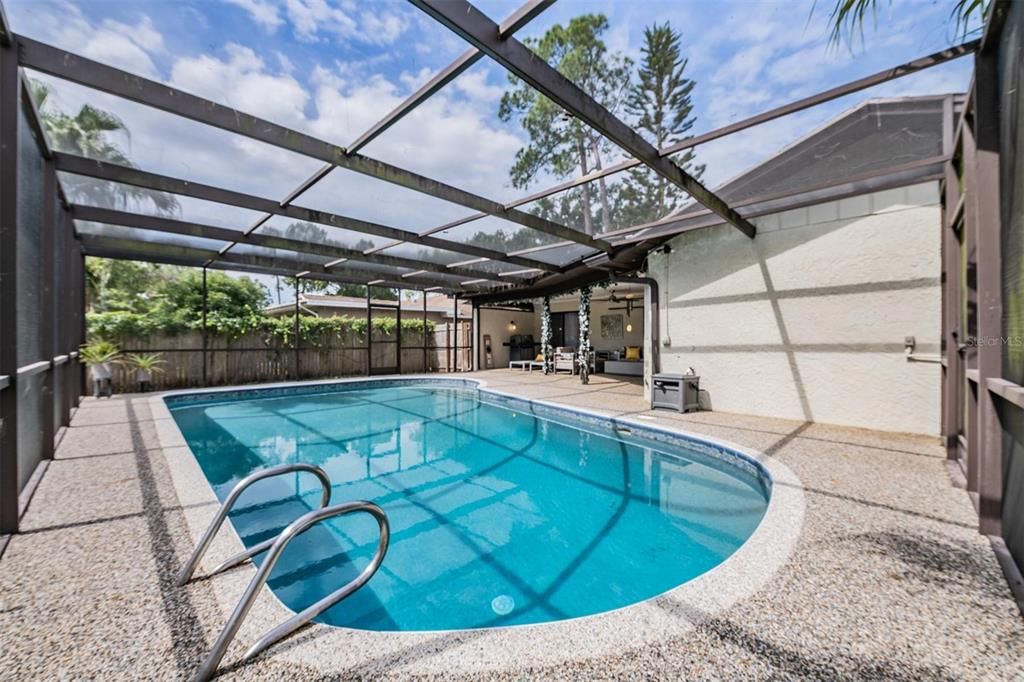 Active With Contract: $538,900 (3 beds, 2 baths, 1828 Square Feet)