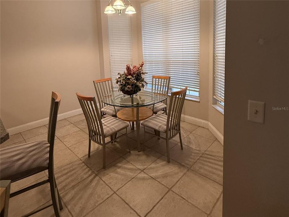 На продажу: $325,000 (3 спален, 2 ванн, 1794 Квадратных фут)
