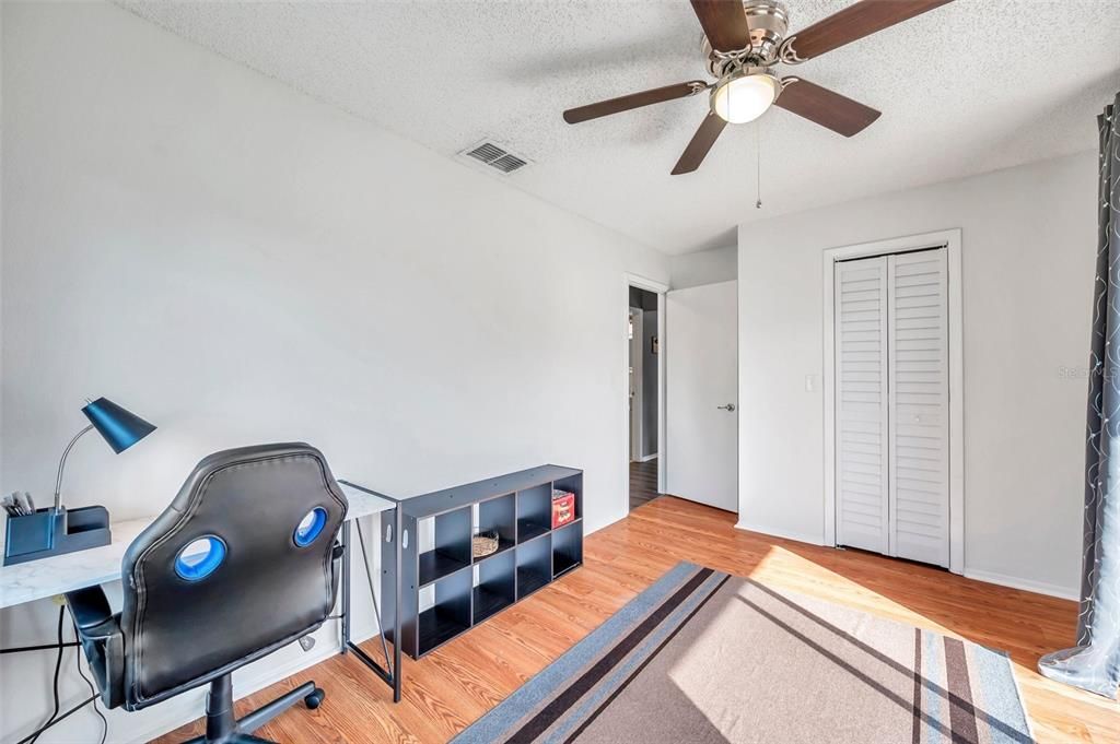 Active With Contract: $155,000 (2 beds, 1 baths, 872 Square Feet)