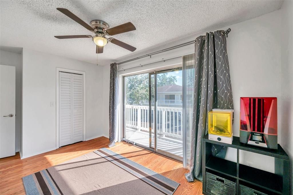 Active With Contract: $155,000 (2 beds, 1 baths, 872 Square Feet)