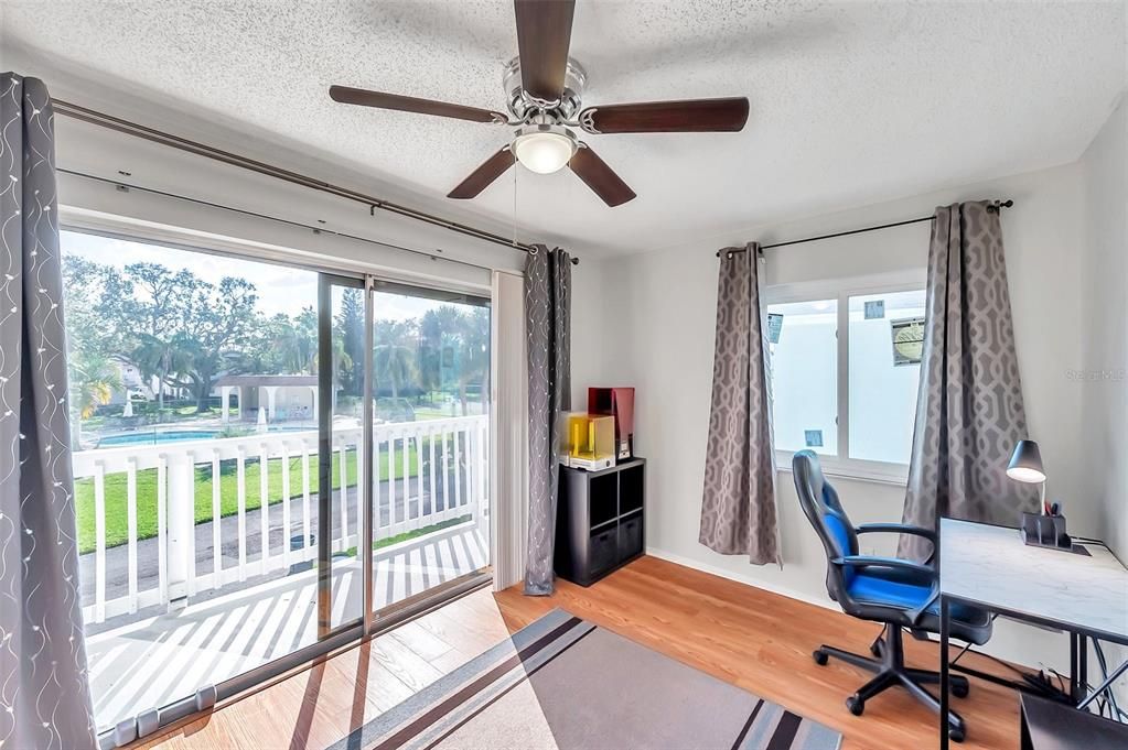Active With Contract: $155,000 (2 beds, 1 baths, 872 Square Feet)