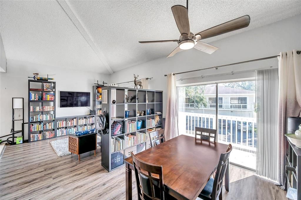 Active With Contract: $155,000 (2 beds, 1 baths, 872 Square Feet)