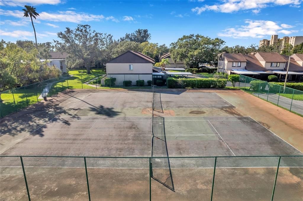 Active With Contract: $155,000 (2 beds, 1 baths, 872 Square Feet)