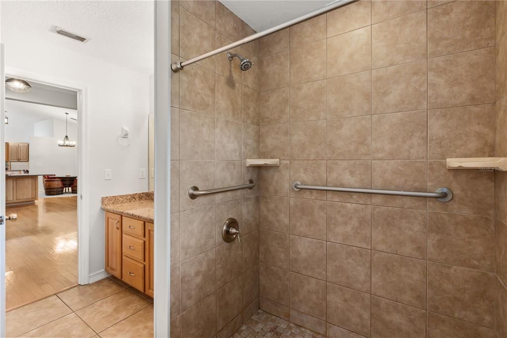 Active With Contract: $599,000 (4 beds, 3 baths, 2599 Square Feet)