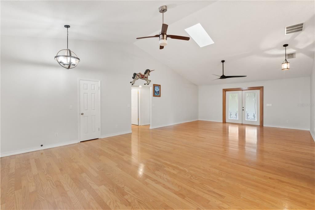 Active With Contract: $599,000 (4 beds, 3 baths, 2599 Square Feet)
