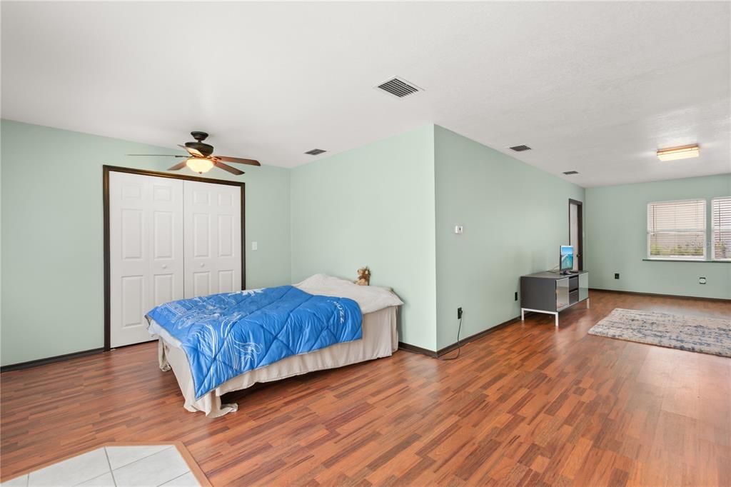 Active With Contract: $599,000 (4 beds, 3 baths, 2599 Square Feet)