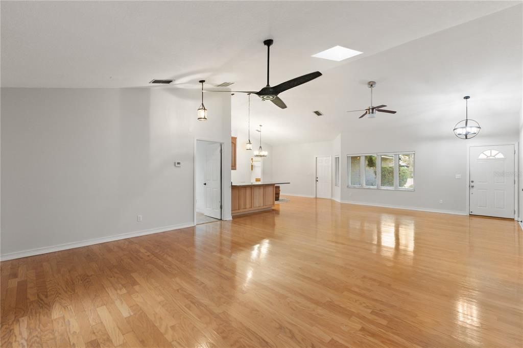 Active With Contract: $599,000 (4 beds, 3 baths, 2599 Square Feet)