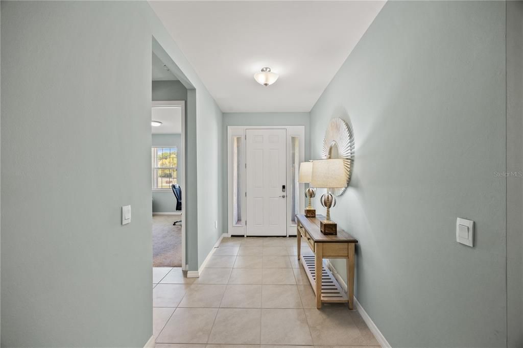 Activo con contrato: $390,000 (4 camas, 3 baños, 2365 Pies cuadrados)