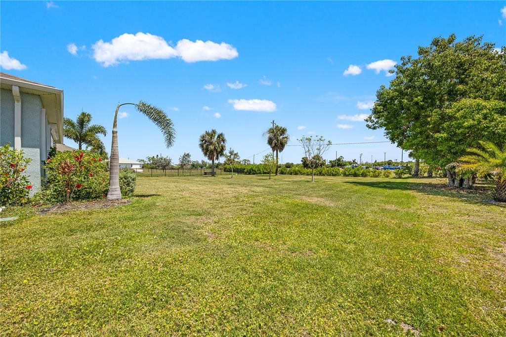 Activo con contrato: $390,000 (4 camas, 3 baños, 2365 Pies cuadrados)