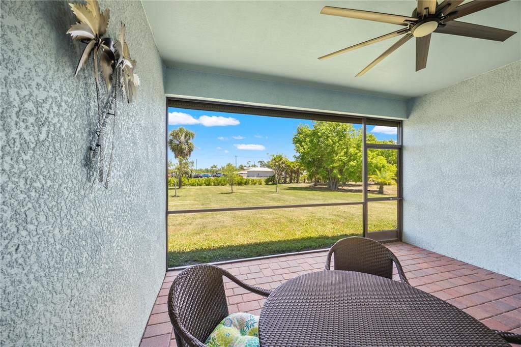 Activo con contrato: $390,000 (4 camas, 3 baños, 2365 Pies cuadrados)