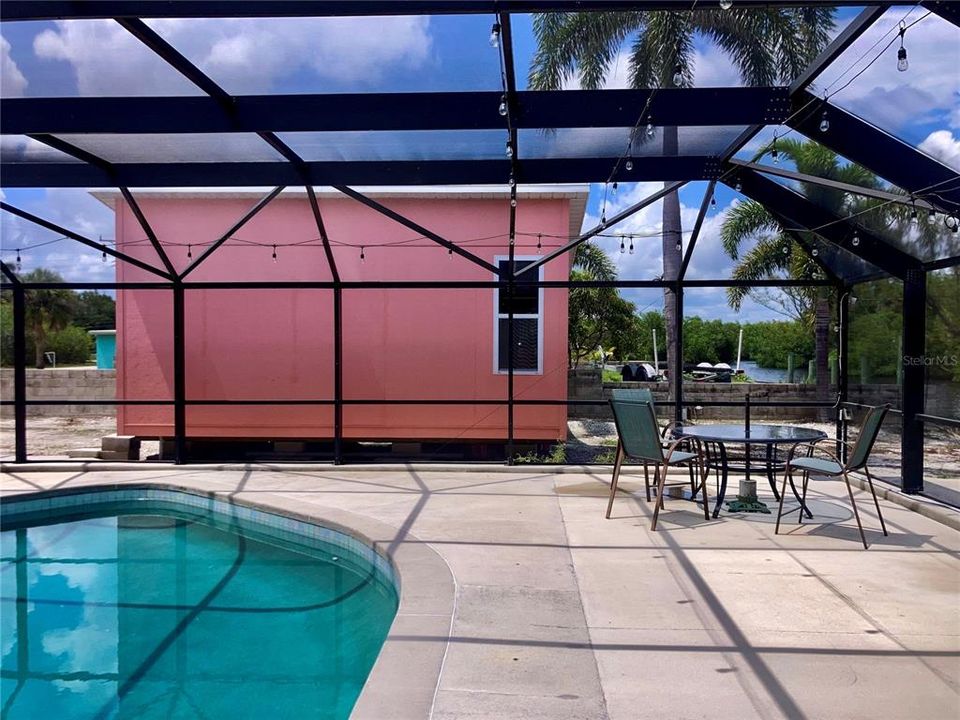 For Sale: $350,000 (3 beds, 2 baths, 1695 Square Feet)