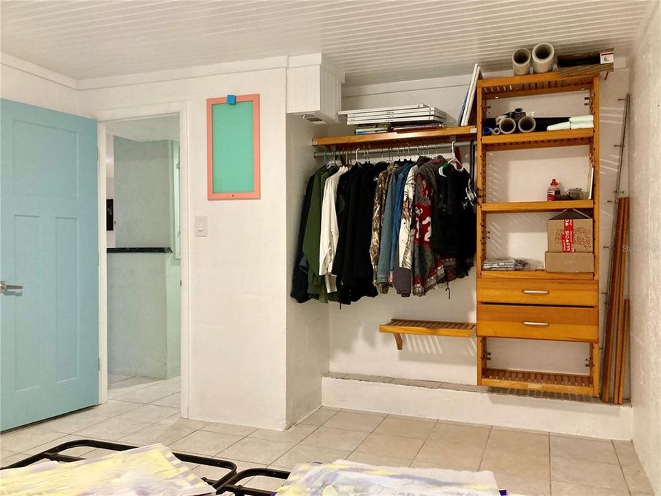 For Sale: $350,000 (3 beds, 2 baths, 1695 Square Feet)