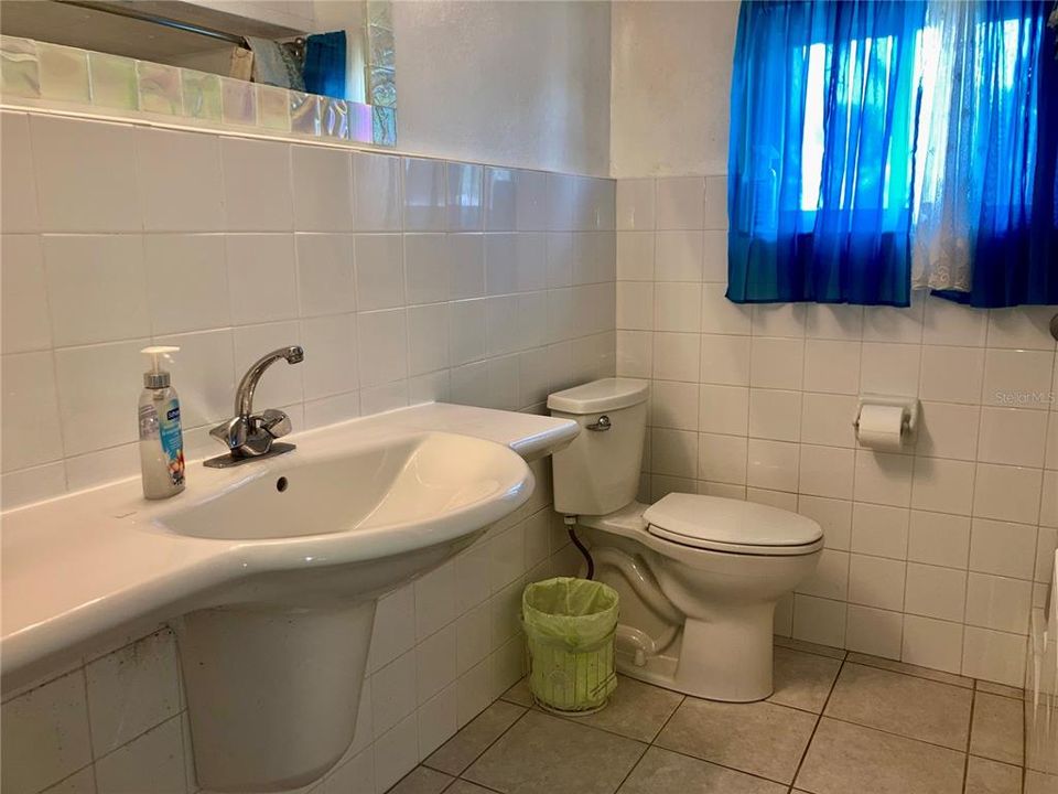 For Sale: $350,000 (3 beds, 2 baths, 1695 Square Feet)