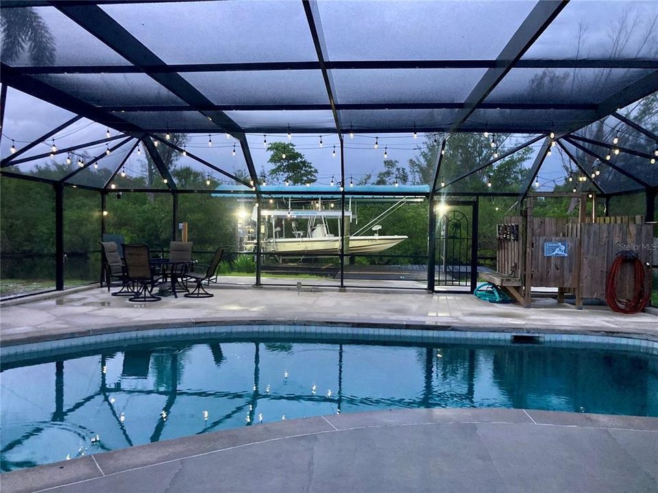 For Sale: $350,000 (3 beds, 2 baths, 1695 Square Feet)