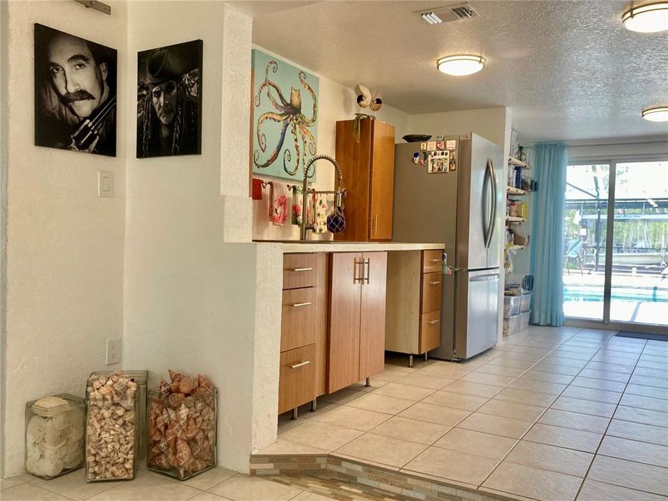 For Sale: $350,000 (3 beds, 2 baths, 1695 Square Feet)