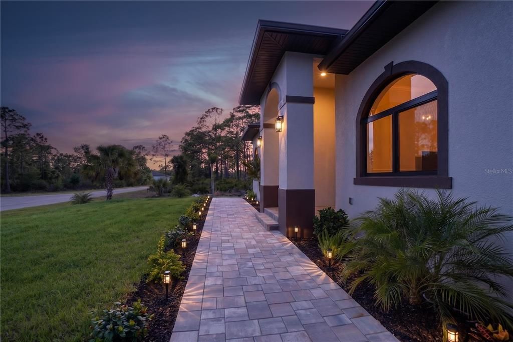 En Venta: $869,000 (3 camas, 3 baños, 2553 Pies cuadrados)