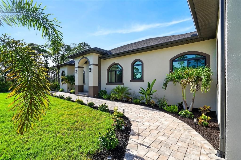 En Venta: $869,000 (3 camas, 3 baños, 2553 Pies cuadrados)