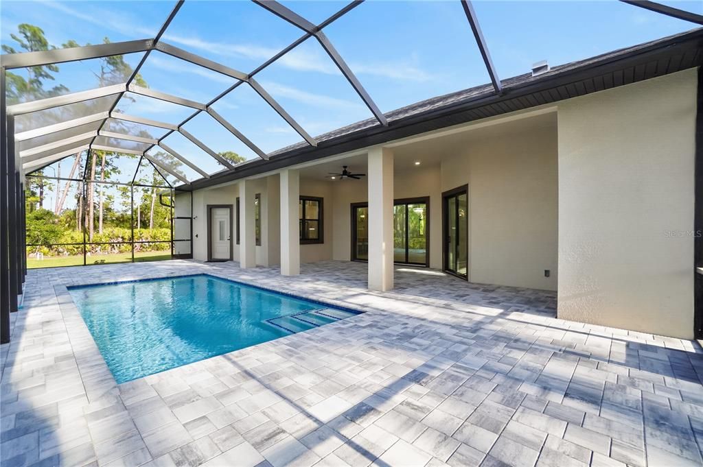 En Venta: $869,000 (3 camas, 3 baños, 2553 Pies cuadrados)