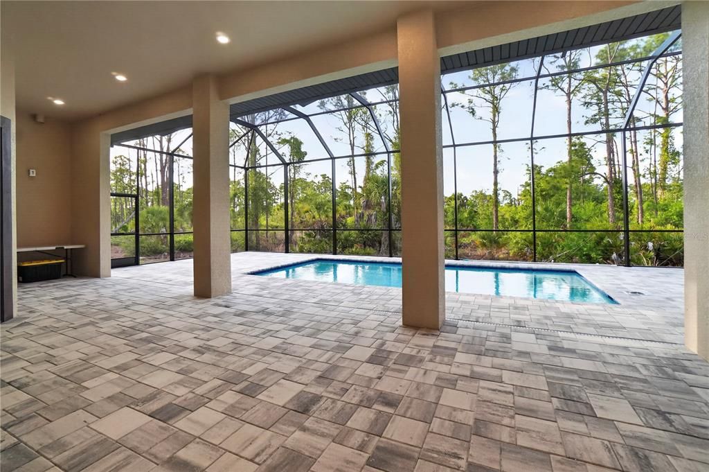 En Venta: $869,000 (3 camas, 3 baños, 2553 Pies cuadrados)