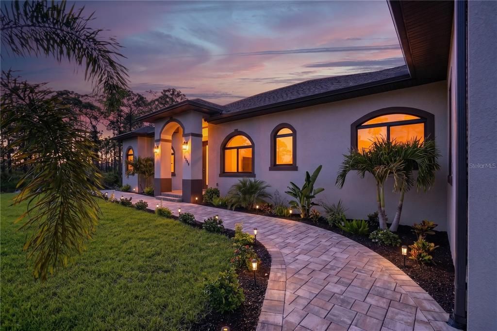 En Venta: $869,000 (3 camas, 3 baños, 2553 Pies cuadrados)