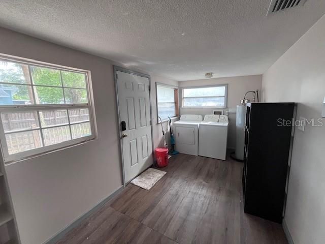 En Venta: $174,900 (3 camas, 2 baños, 1328 Pies cuadrados)