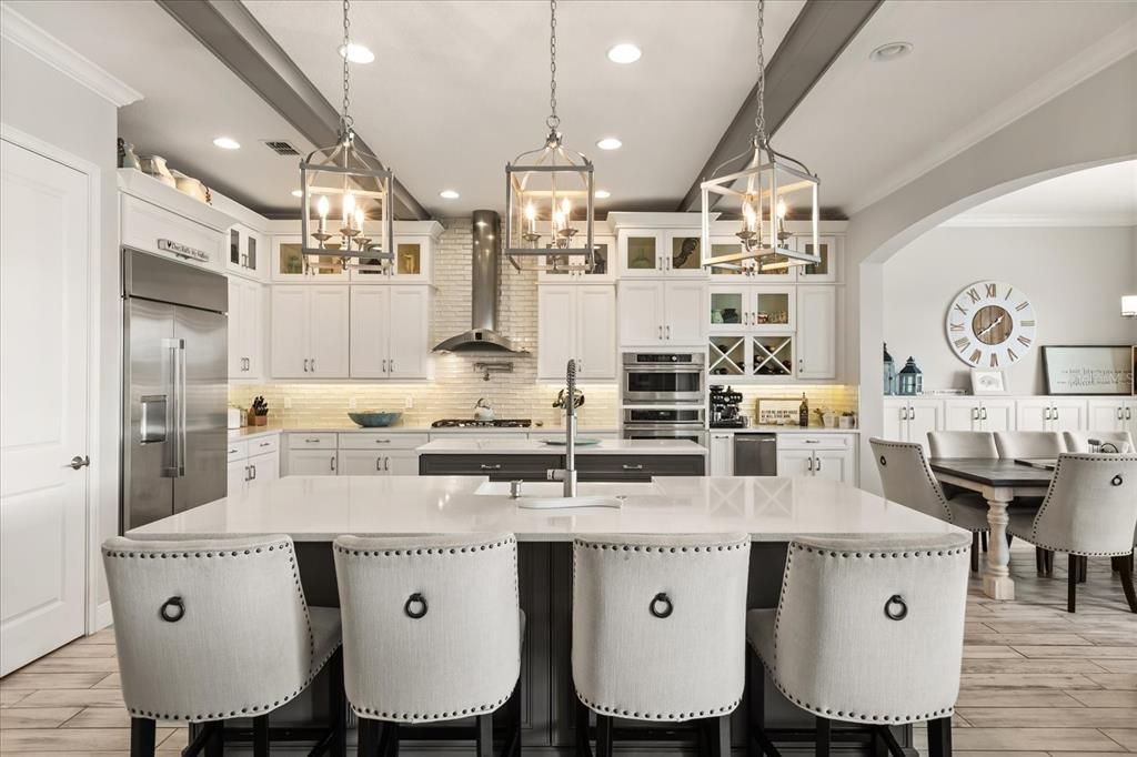En Venta: $2,445,000 (6 camas, 5 baños, 4817 Pies cuadrados)