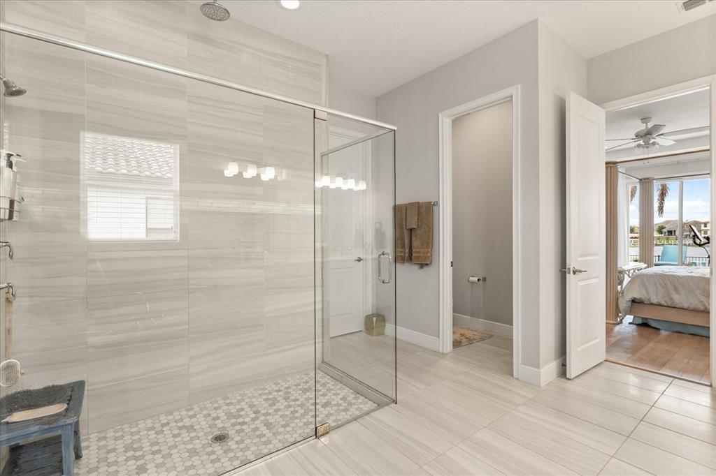 En Venta: $2,445,000 (6 camas, 5 baños, 4817 Pies cuadrados)
