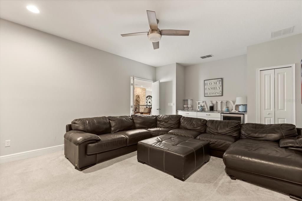 En Venta: $2,445,000 (6 camas, 5 baños, 4817 Pies cuadrados)