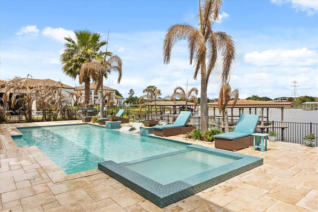 En Venta: $2,445,000 (6 camas, 5 baños, 4817 Pies cuadrados)