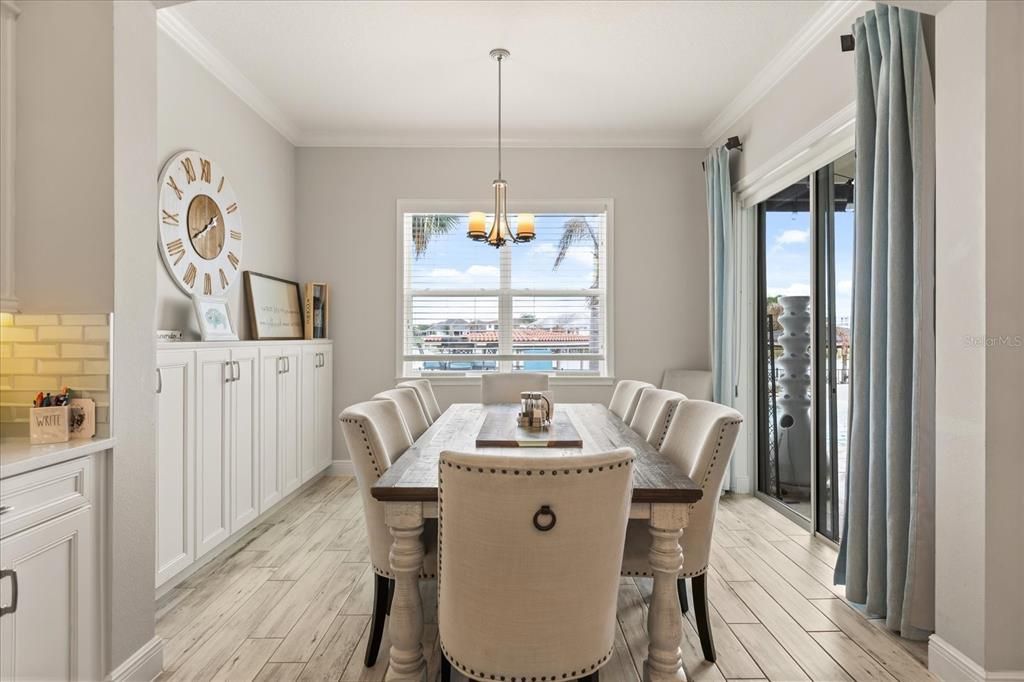 En Venta: $2,445,000 (6 camas, 5 baños, 4817 Pies cuadrados)