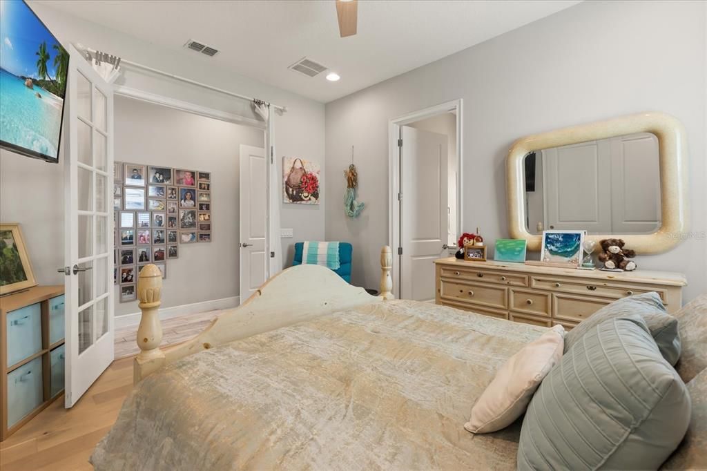En Venta: $2,445,000 (6 camas, 5 baños, 4817 Pies cuadrados)