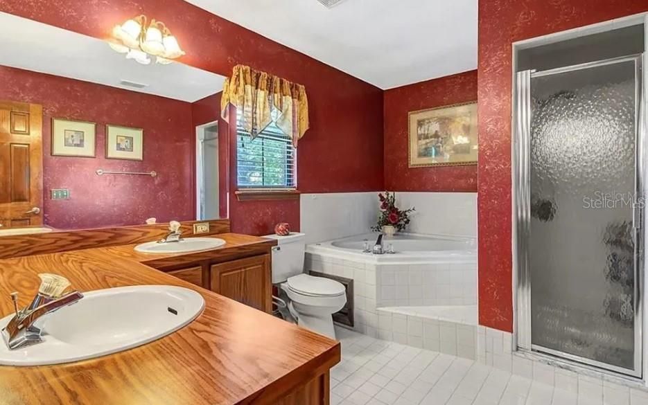 En Venta: $624,900 (3 camas, 2 baños, 2502 Pies cuadrados)