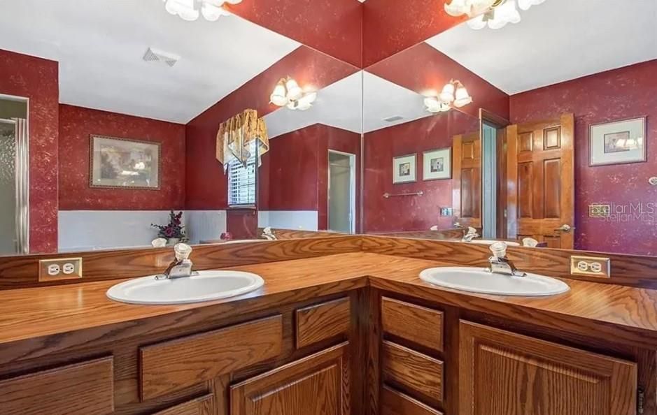 En Venta: $624,900 (3 camas, 2 baños, 2502 Pies cuadrados)