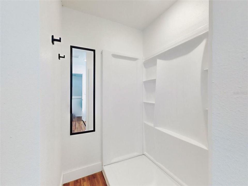 For Sale: $269,900 (4 beds, 2 baths, 1085 Square Feet)